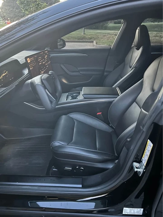 2023 Tesla Model S Plaid - Image 5 of 10