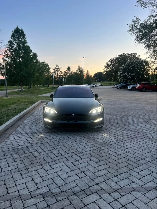 2023 Tesla Model S Plaid - Image 2 of 10