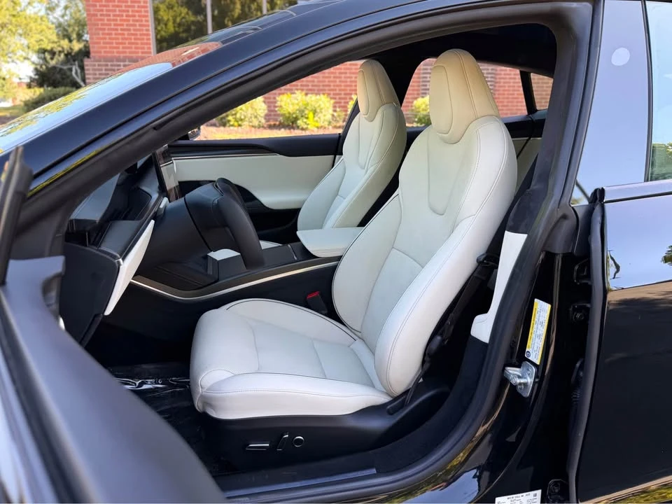 2023 Tesla Model S Plaid - Image 10 of 20