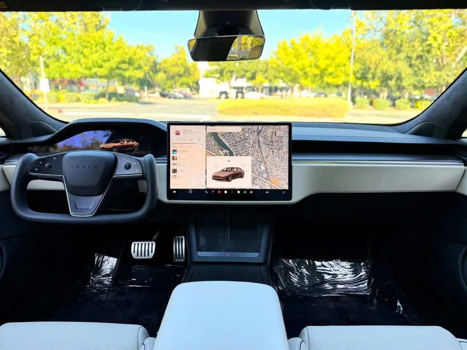 2023 Tesla Model S Plaid - Image 12 of 20