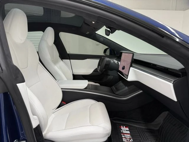 2023 Tesla Model S Plaid - Image 11 of 21