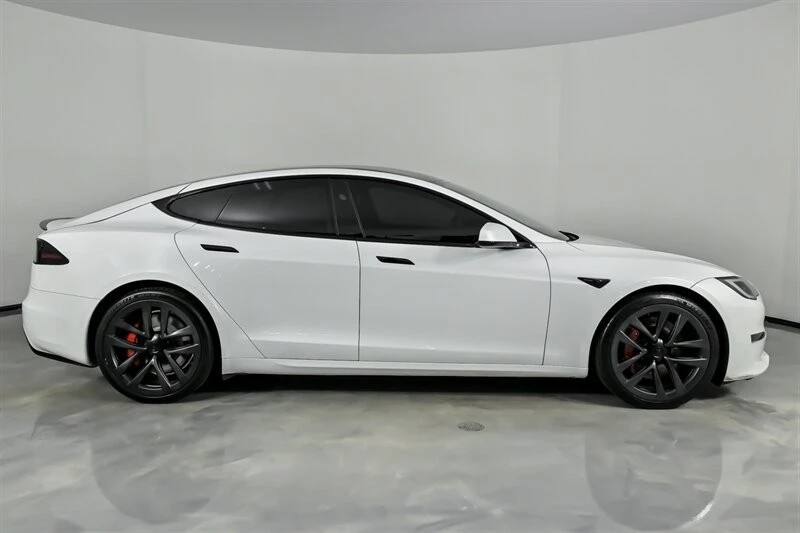 2023 Tesla Model S Plaid - Image 14 of 21