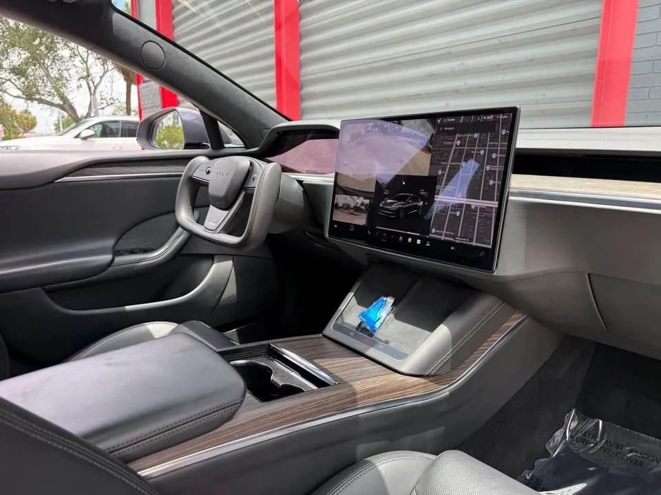 2023 Tesla Model S - Image 8 of 17