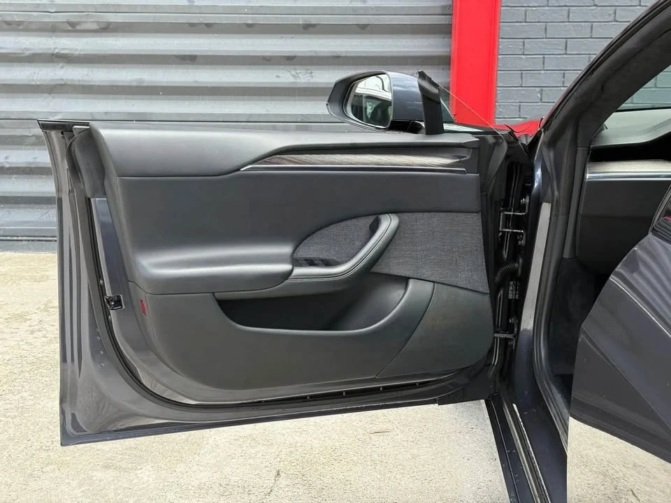 2023 Tesla Model S - Image 6 of 17