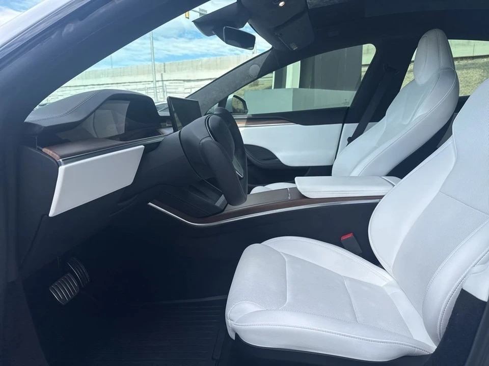 2023 Tesla Model S - Image 13 of 21