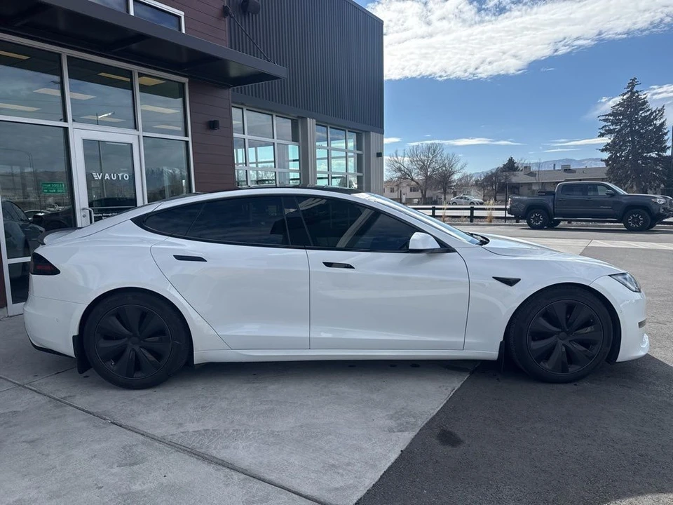 2023 Tesla Model S - Image 9 of 21