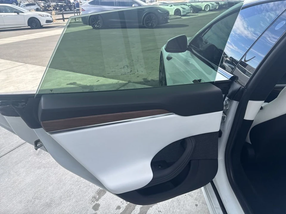 2023 Tesla Model S - Image 14 of 21