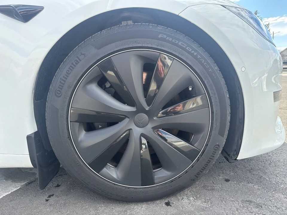 2023 Tesla Model S - Image 10 of 21