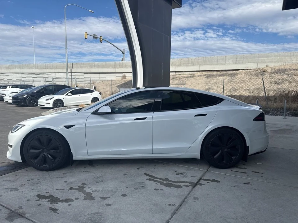2023 Tesla Model S - Image 5 of 21