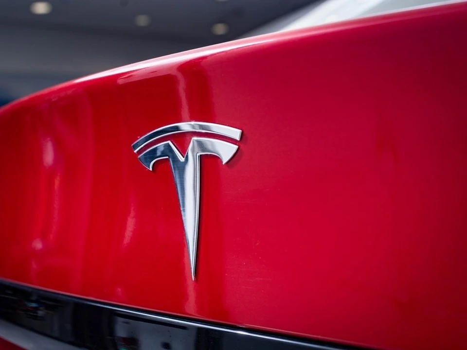 2023 Tesla Model S - Image 8 of 21