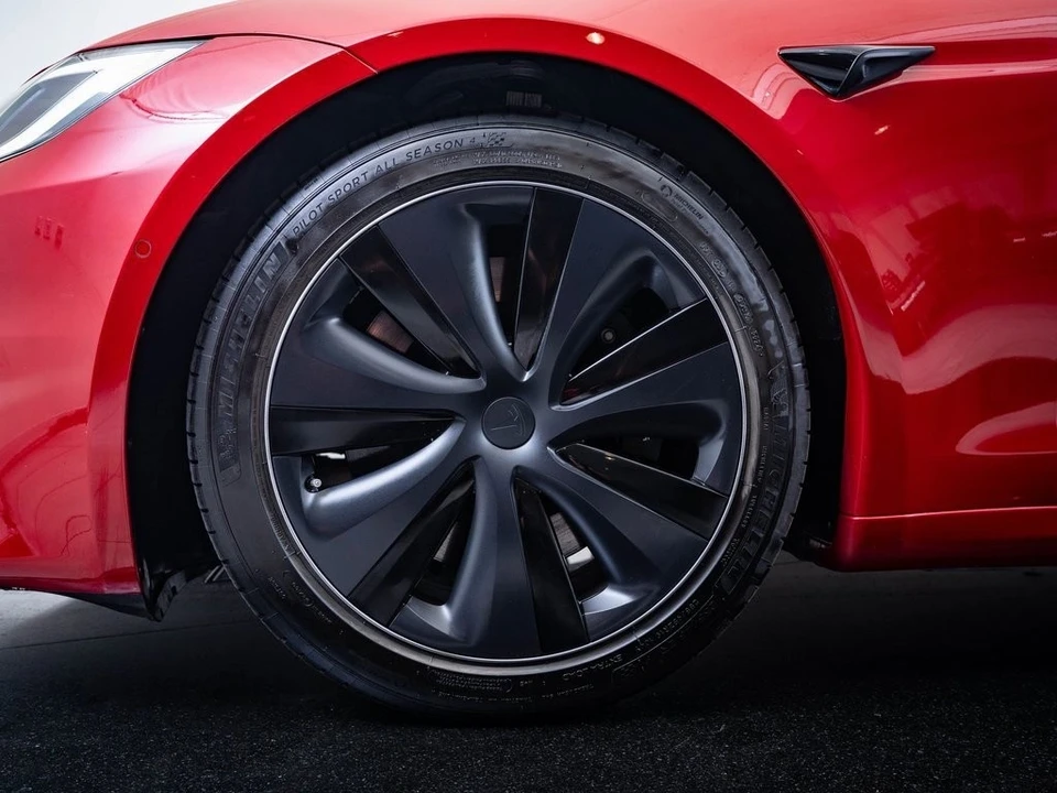 2023 Tesla Model S - Image 14 of 21