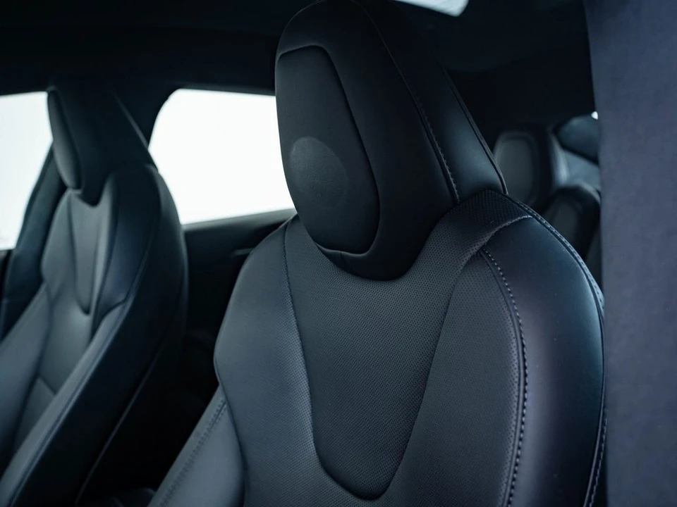 2023 Tesla Model S - Image 18 of 21