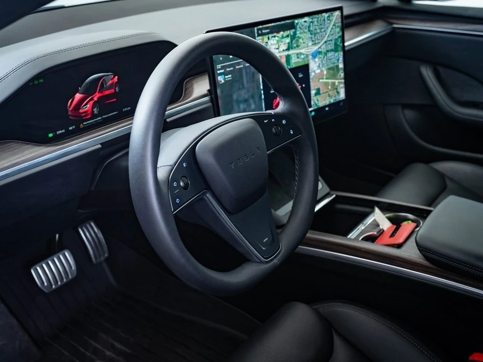 2023 Tesla Model S - Image 17 of 21