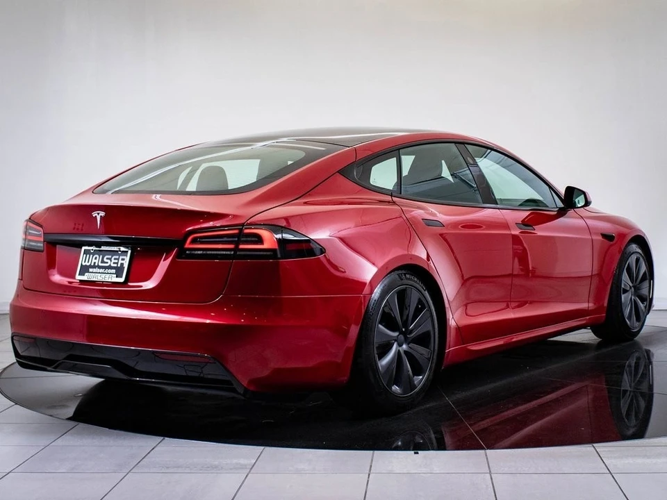 2023 Tesla Model S - Image 10 of 21