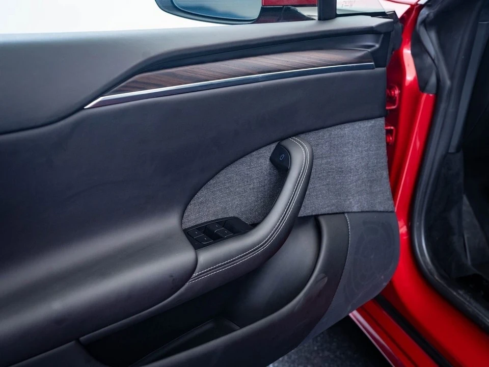 2023 Tesla Model S - Image 16 of 21