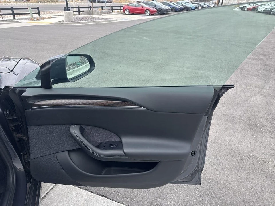 2023 Tesla Model S - Image 22 of 27