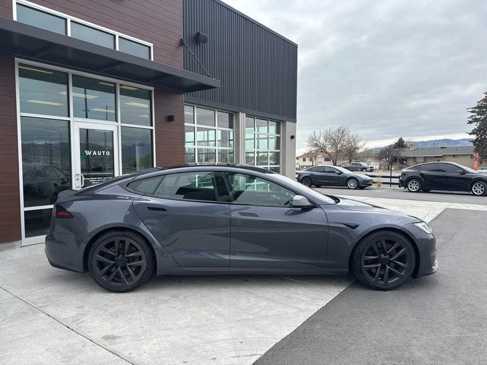 2023 Tesla Model S - Image 9 of 21