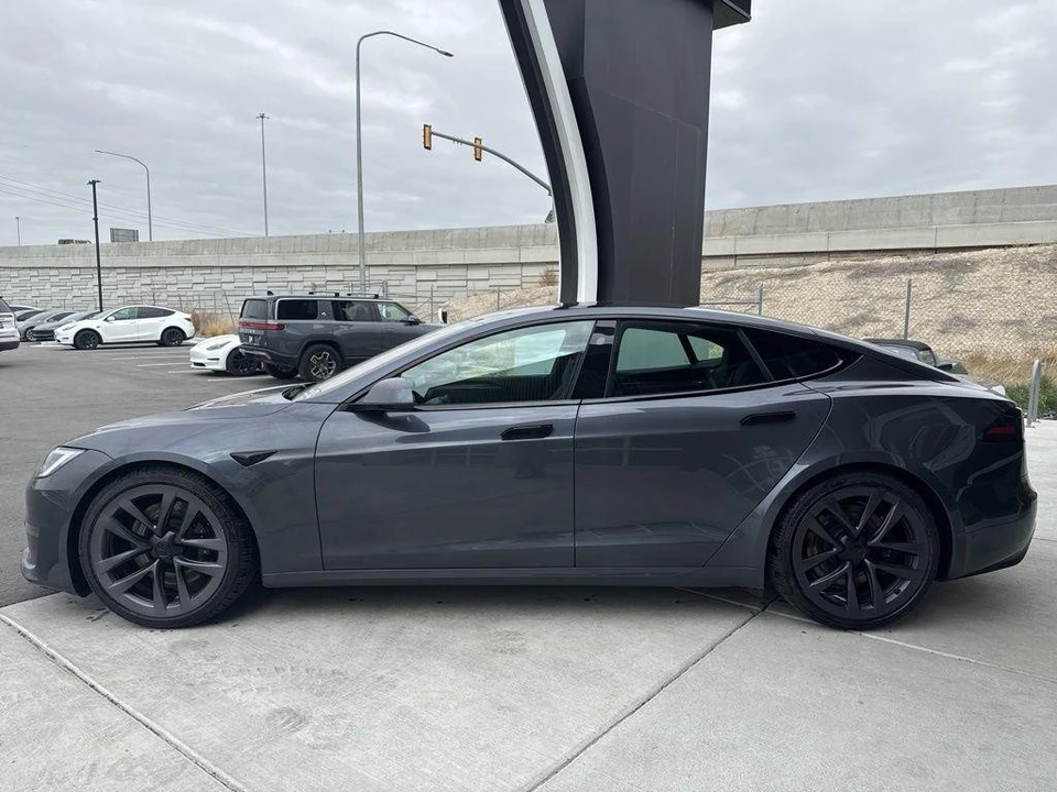 2023 Tesla Model S - Image 5 of 27