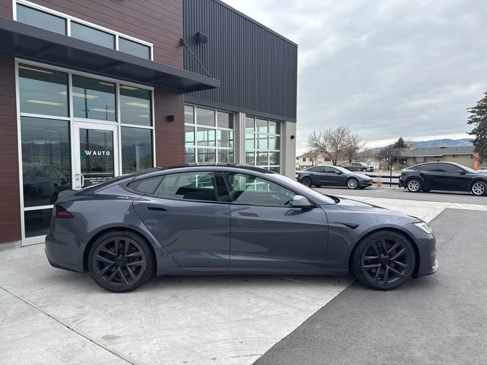 2023 Tesla Model S - Image 9 of 21