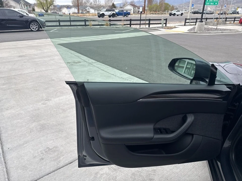 2023 Tesla Model S - Image 11 of 21