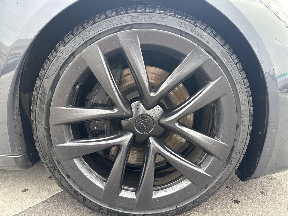 2023 Tesla Model S - Image 10 of 21