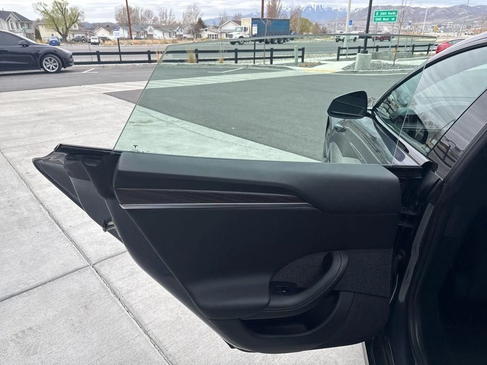 2023 Tesla Model S - Image 14 of 21