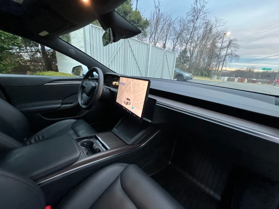 2023 Tesla Model S - Image 18 of 21