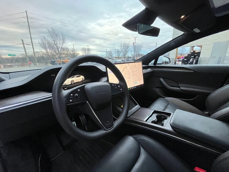2023 Tesla Model S - Image 10 of 21