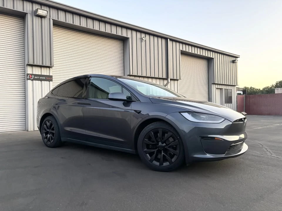2023 Tesla Model X - Image 2 of 15