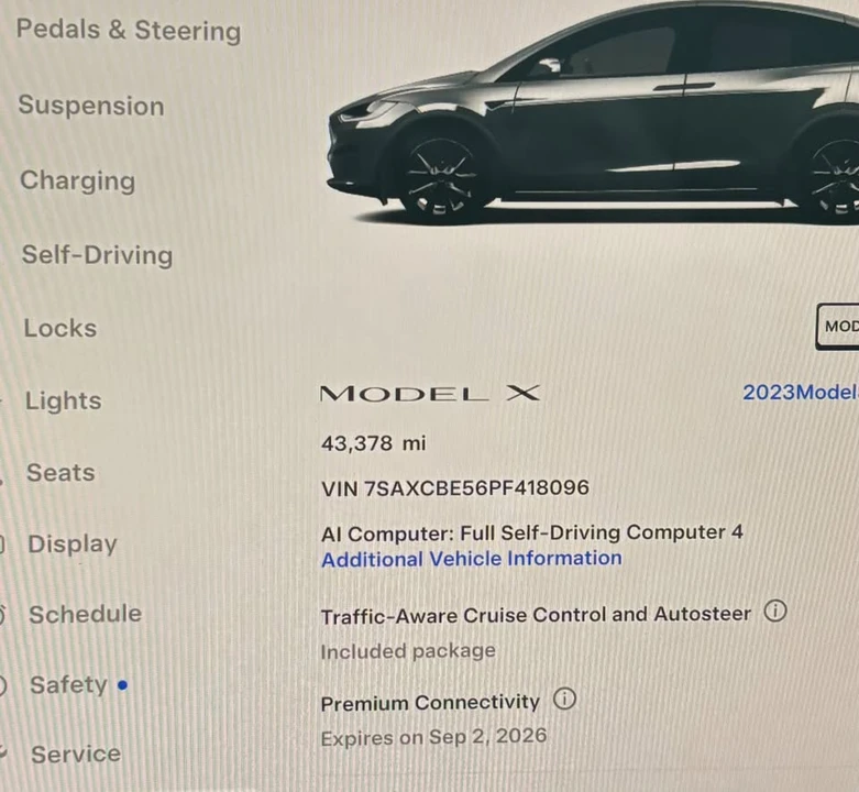 2023 Tesla Model X - Image 10 of 15