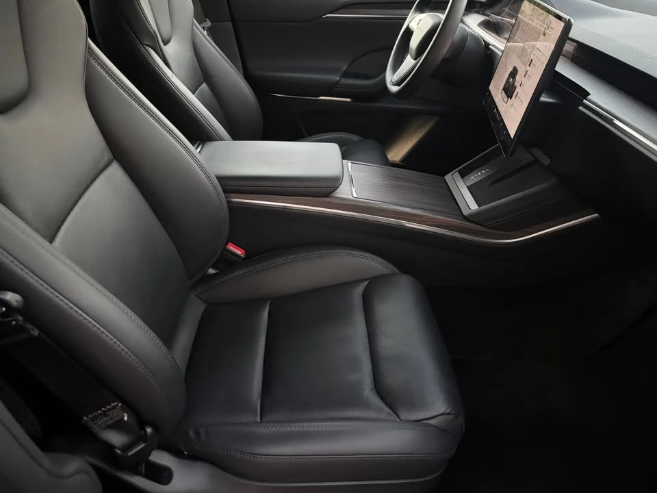 2023 Tesla Model X - Image 12 of 15