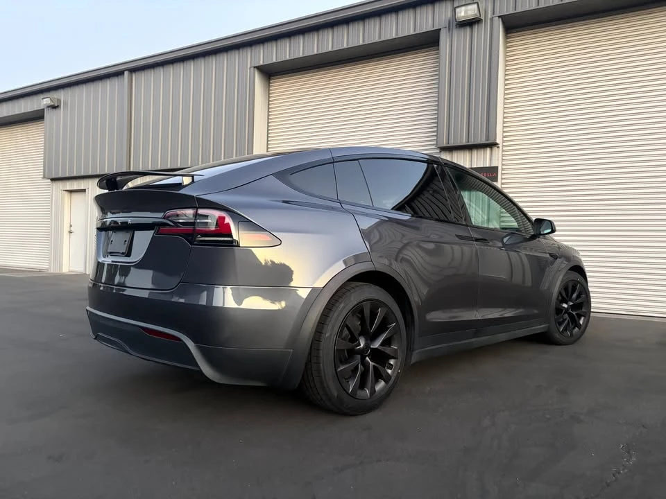 2023 Tesla Model X - Image 8 of 15