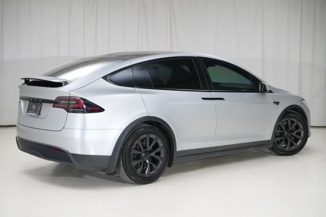 2023 Tesla Model X - Image 17 of 21