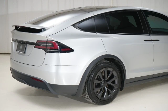 2023 Tesla Model X - Image 19 of 21