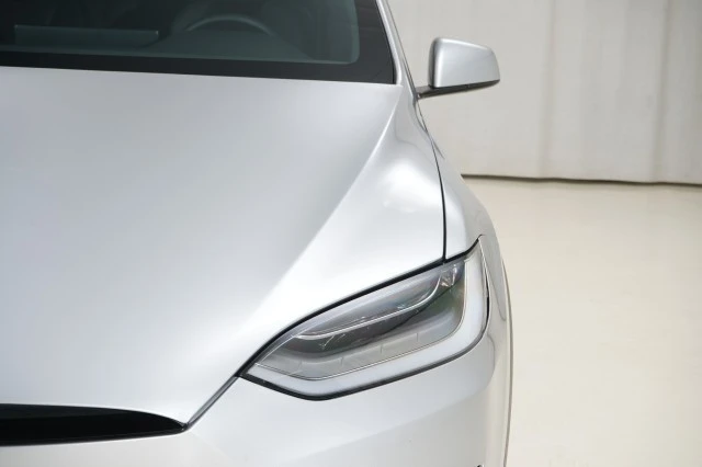 2023 Tesla Model X - Image 10 of 21