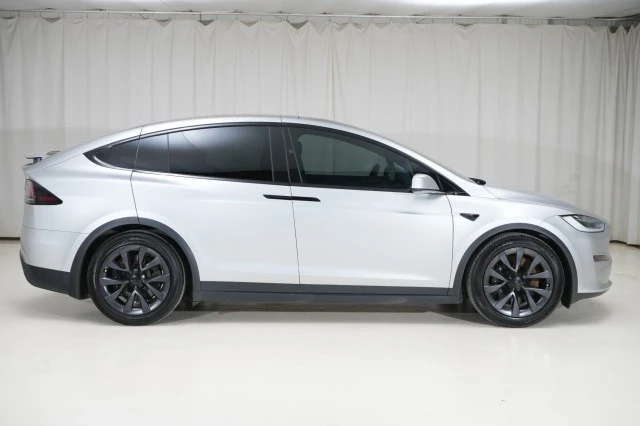 2023 Tesla Model X - Image 16 of 21