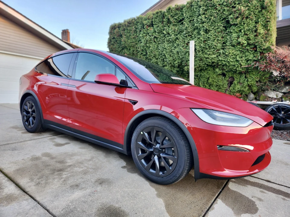 2023 Tesla Model X - Image 9 of 9