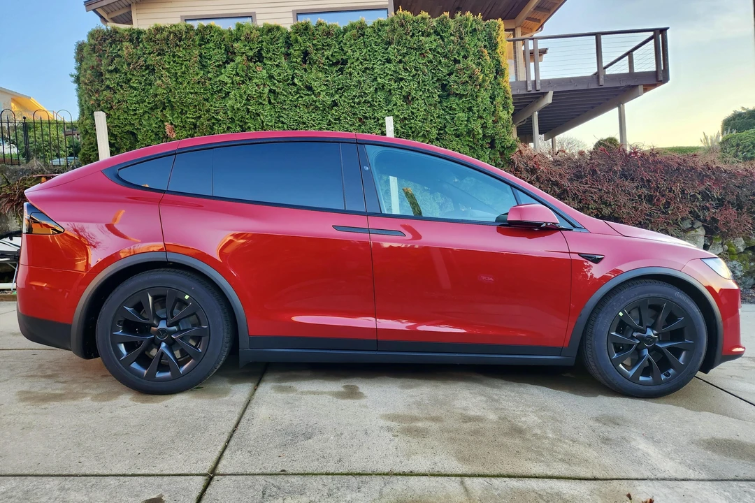 2023 Tesla Model X - Image 3 of 9