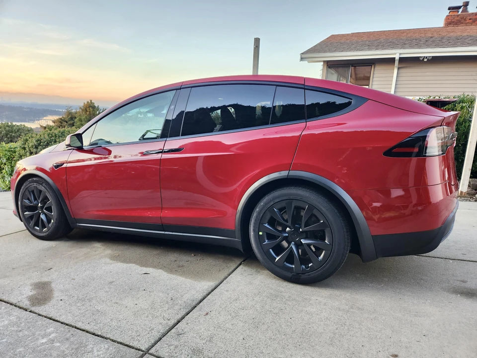2023 Tesla Model X - Image 7 of 9