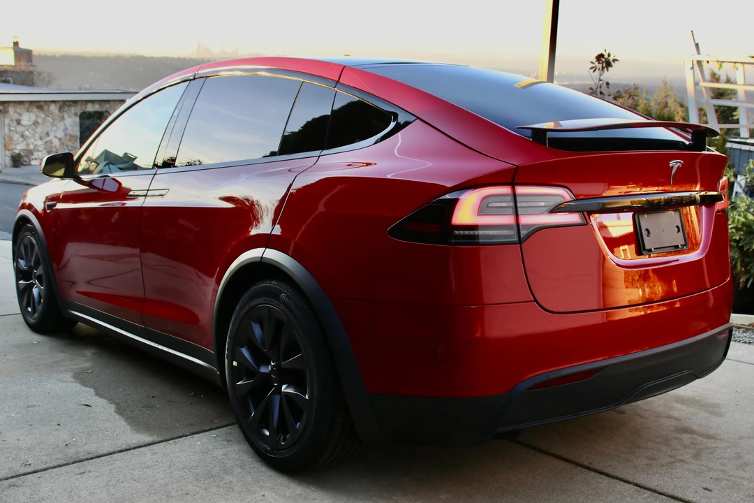 2023 Tesla Model X - Image 4 of 9