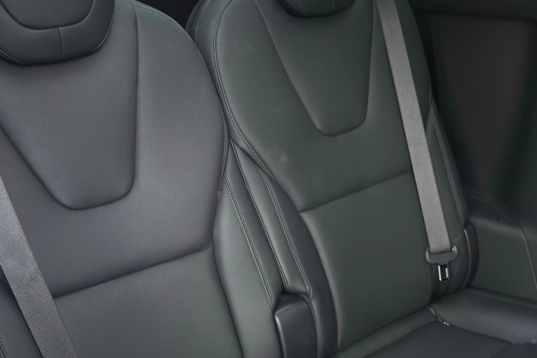 2023 Tesla Model X - Image 28 of 31
