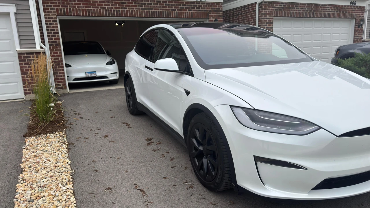 2023 Tesla Model X - Image 20 of 31