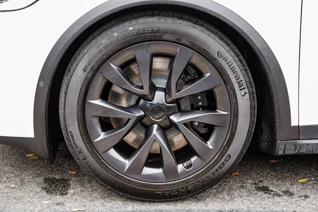 2023 Tesla Model X - Image 9 of 12