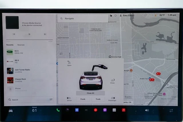 2023 Tesla Model X - Image 12 of 12