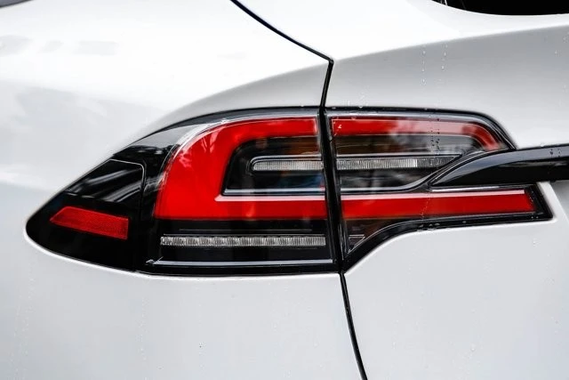 2023 Tesla Model X - Image 8 of 12