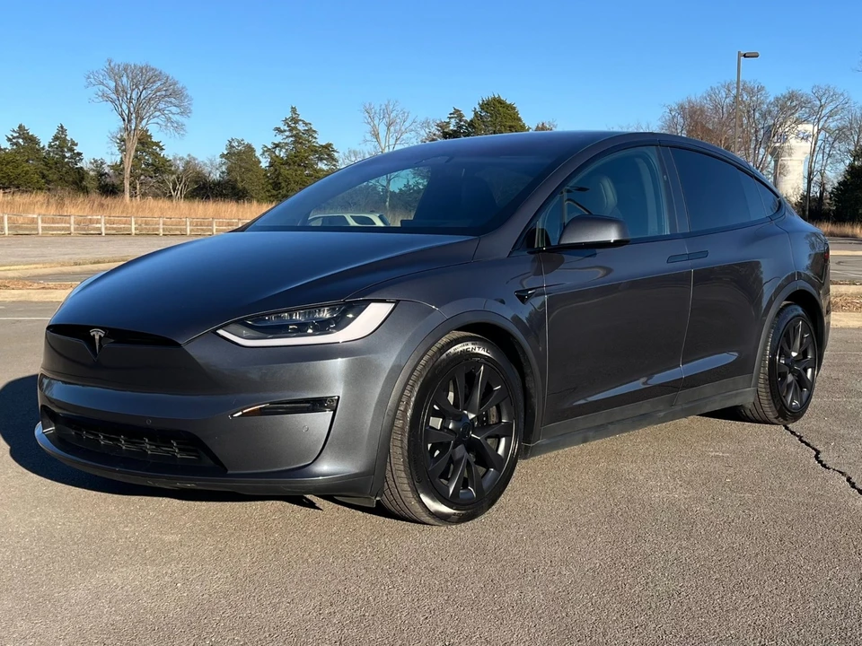 2023 Tesla Model X - Image 2 of 21