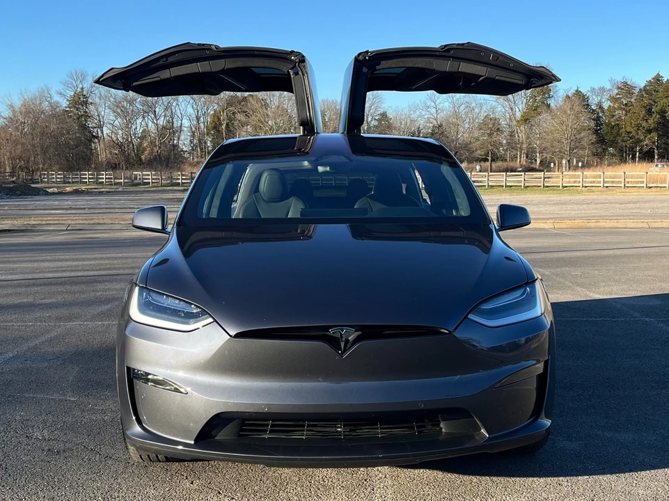 2023 Tesla Model X - Image 12 of 21