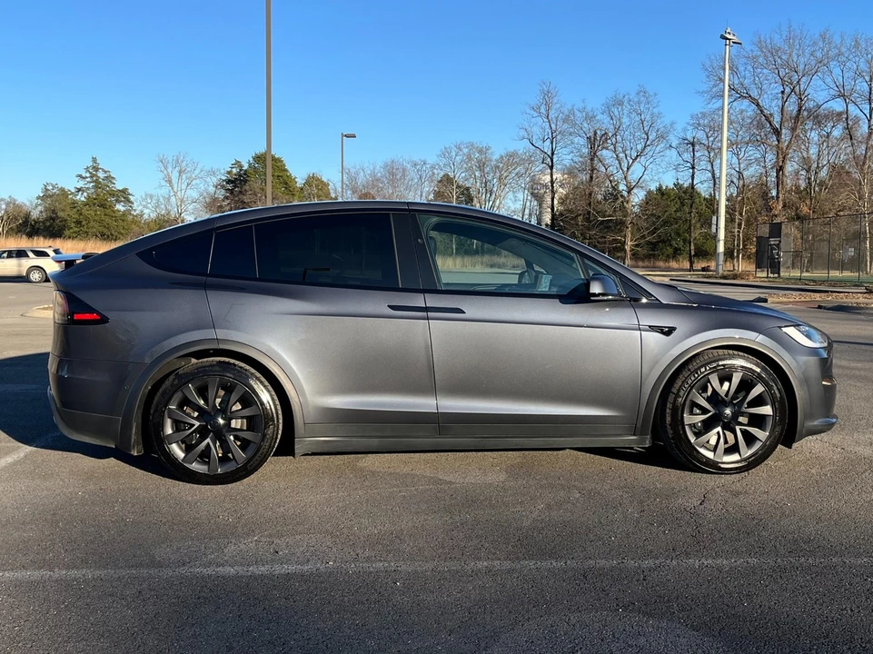 2023 Tesla Model X - Image 8 of 21