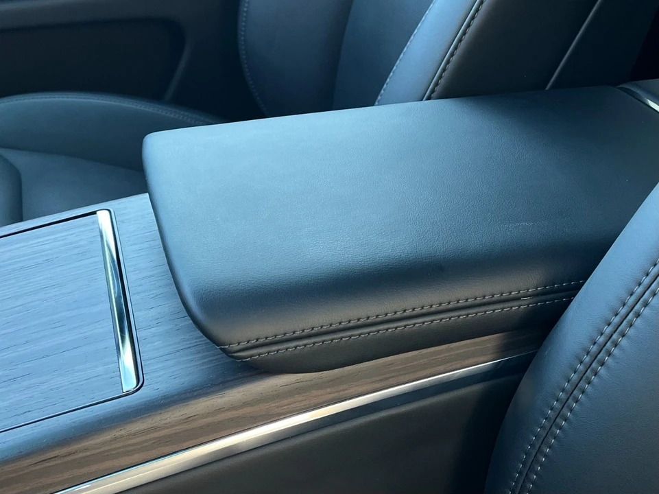 2023 Tesla Model X - Image 20 of 21