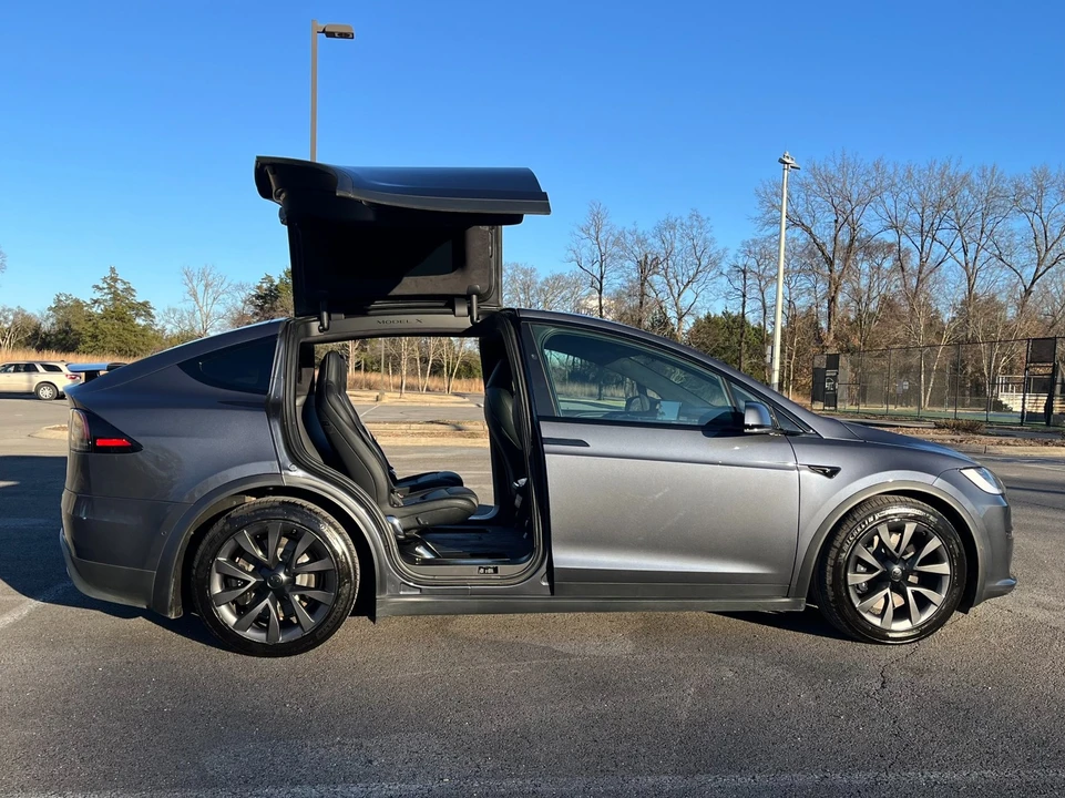 2023 Tesla Model X - Image 11 of 21